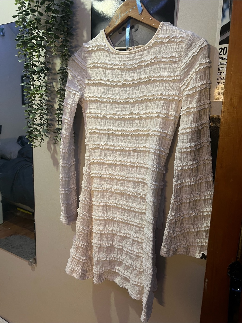 Women's Cream Ruffle Textured Long-Sleeve Dress
